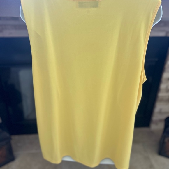 Jones Studio Mustard Sleeveless Blouse - Picture 2 of 3
